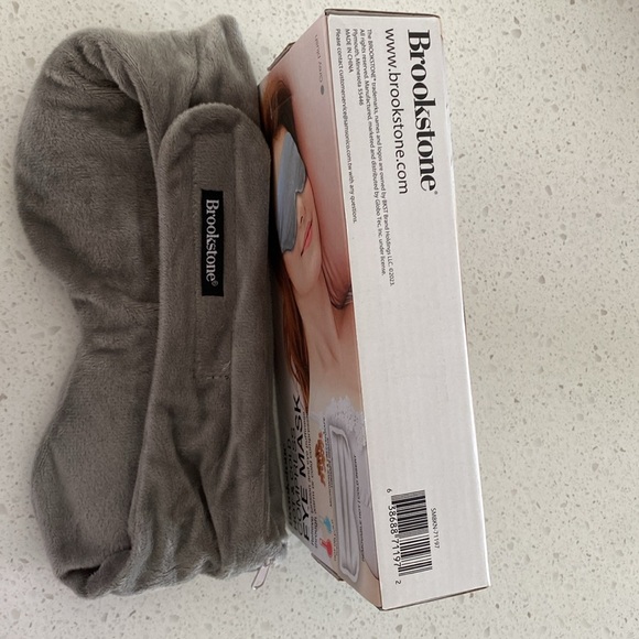 NIB Brookstone Hot & Cold Therapy Heated Eye Mask for Stress Relief - Picture 3 of 3